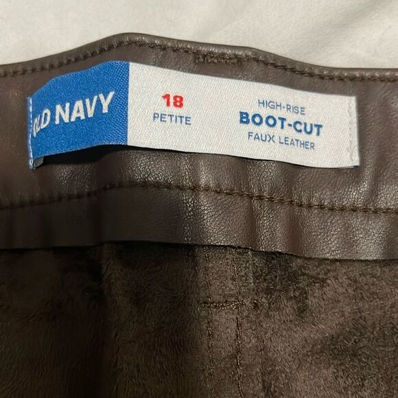 NWT- Old Navy- 2 tall, 18P & 30+. High Waist Faux Leather Boot Cut Ankle Pant - Picture 9 of 10